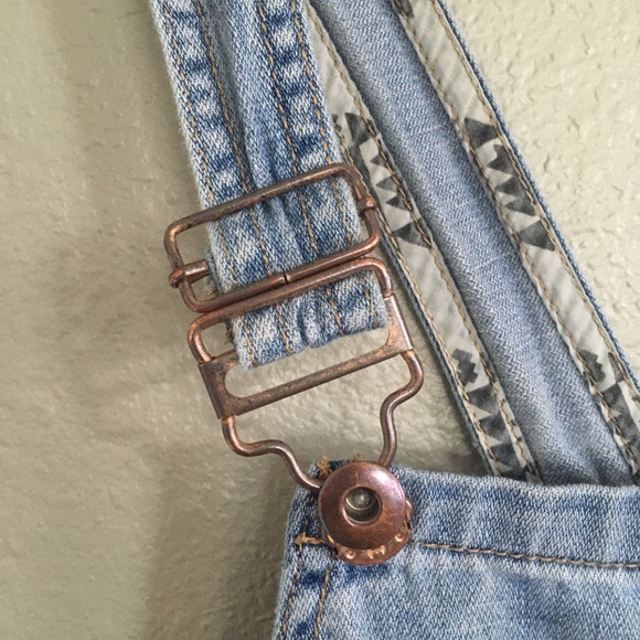 Forever 21 Los Angeles overall shorts - Picture 3 of 6